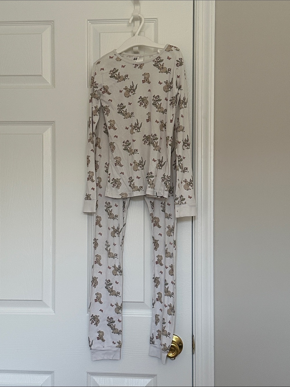 H&M White Short Sleeve Tee with Brown Bear Motif